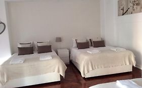 4U Lisbon IV Guesthouse Airport