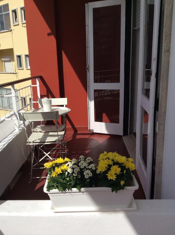 4U Lisbon IV Guesthouse Airport Exterior photo